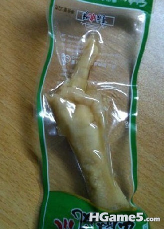 生前，这个鸡爪子一定经过了痛苦挣扎，反抗的过程，但是他失败了，所以他只能用这手势纪念他死去的爱情！ . ...