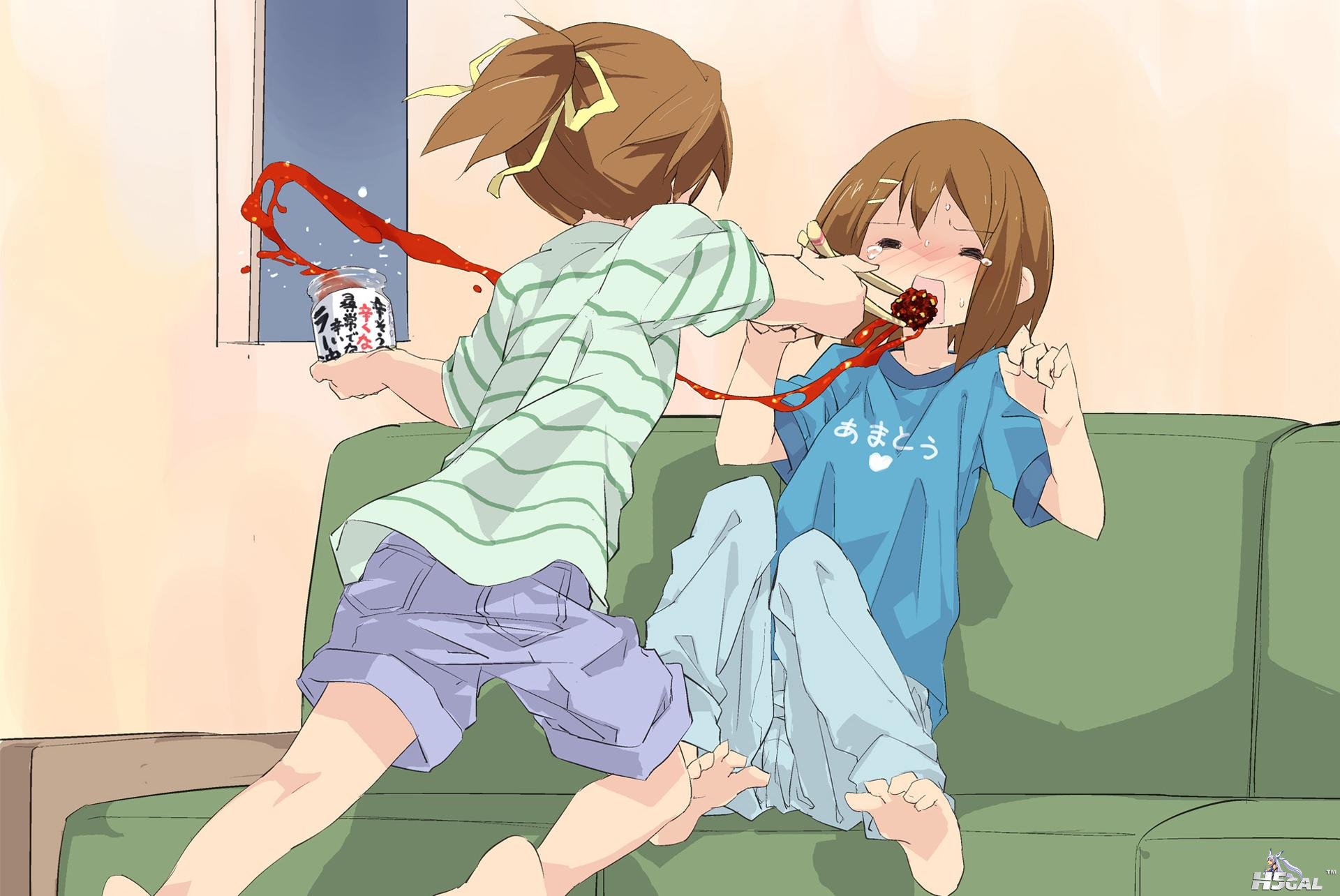 Konachan.com---80875-2girls-blush-food-hirasawa_ui-hirasawa_yui-k-on-kuroba-pony.jpg