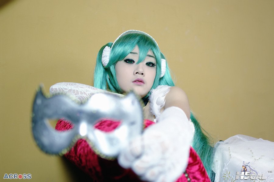 Miku white 39.jpg