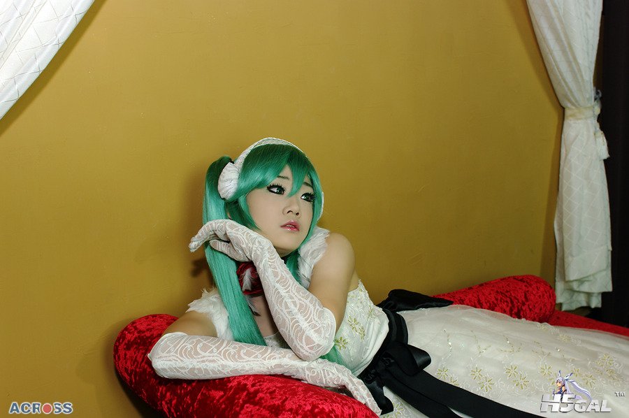 Miku white 29.jpg