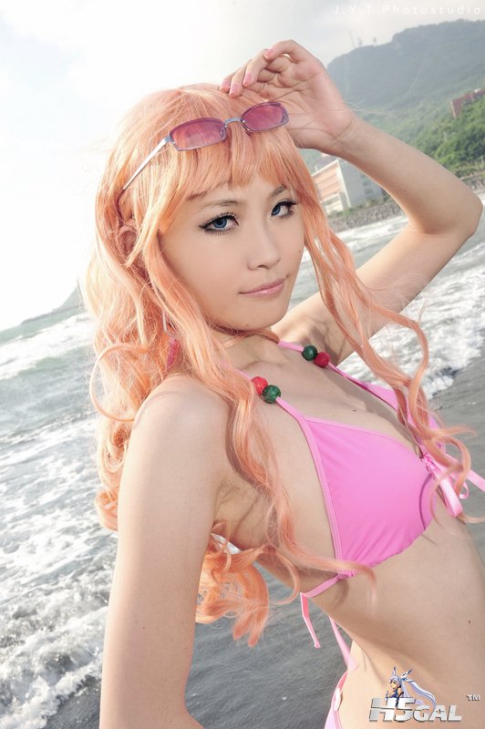 Sheryl_Nome_swimsuit_023.jpg