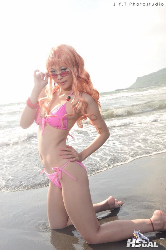 Sheryl_Nome_swimsuit_006.jpg