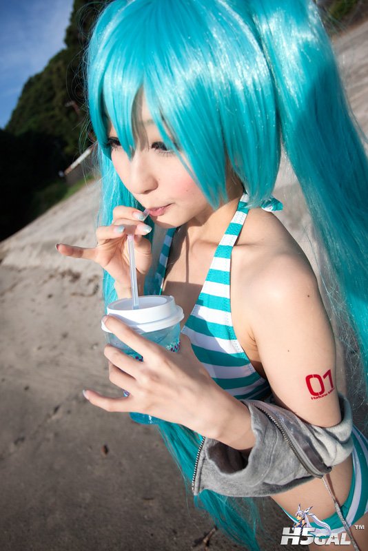 Miku_bikini-Chii-006.jpg