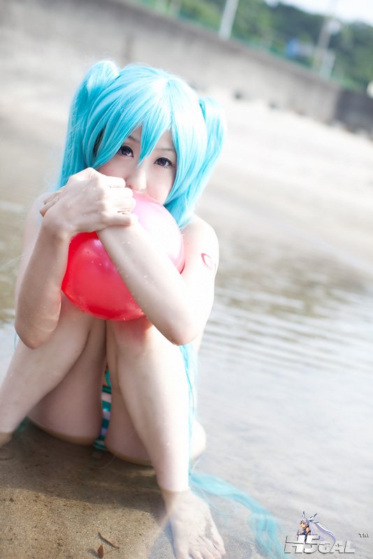 Miku_bikini-Chii-028.jpg