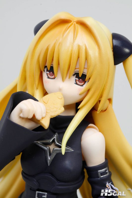 FIG-MOE-08363_06.jpg