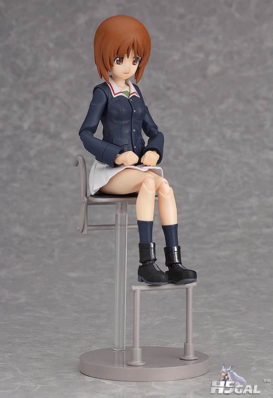 FIGURE-003525_04.jpg