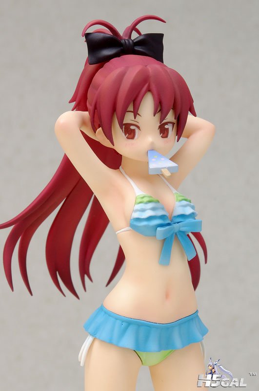 FIGURE-003633_04.jpg