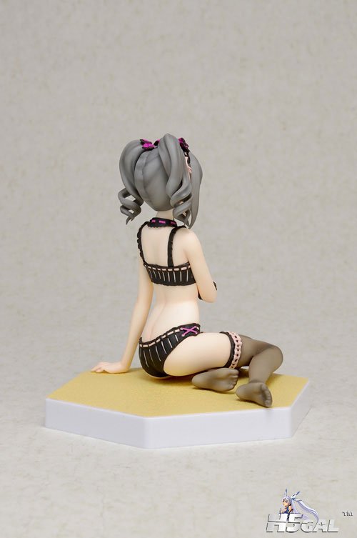 FIGURE-004641_03.jpg