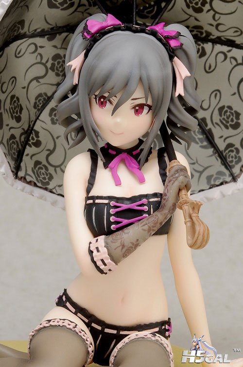 FIGURE-004641_05.jpg
