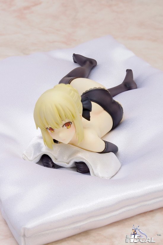 SaberAlter-Bikini-Figure-1.jpg