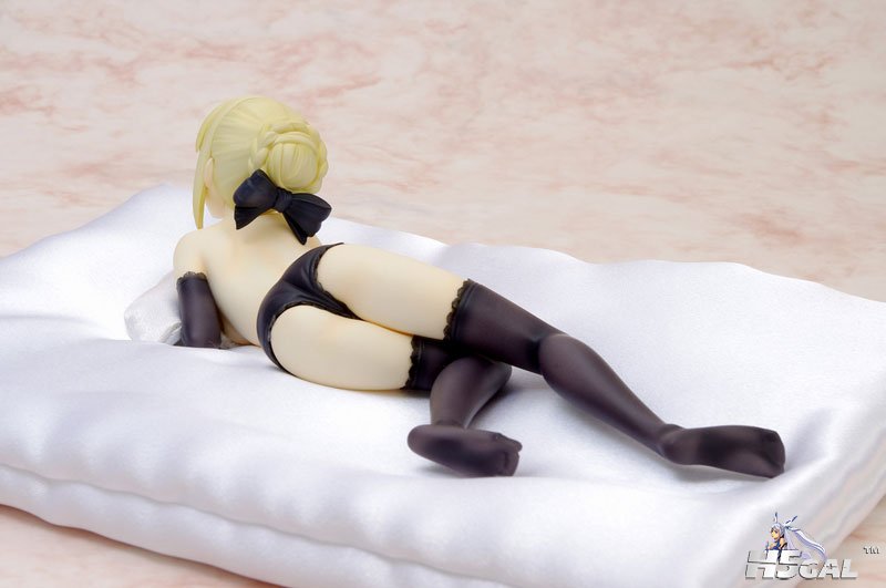 SaberAlter-Bikini-Figure-2.jpg