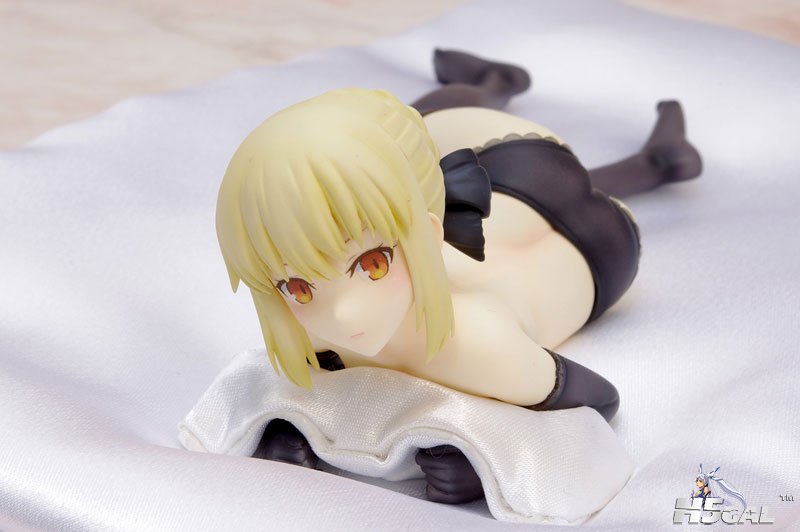 SaberAlter-Bikini-Figure-4.jpg
